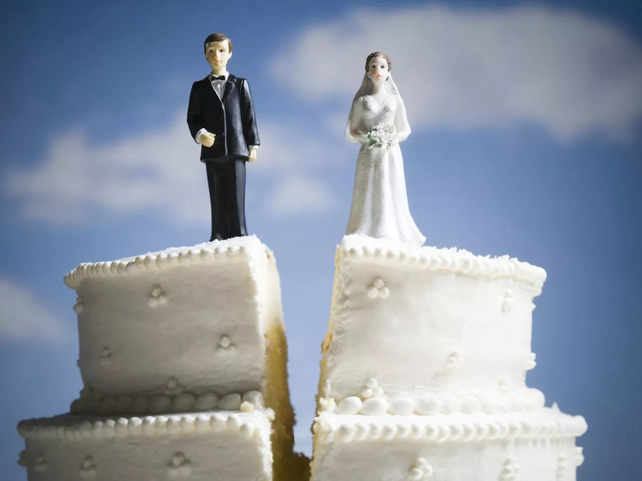 Divorce in January: Navigating Emotional and Legal Rollercoaster