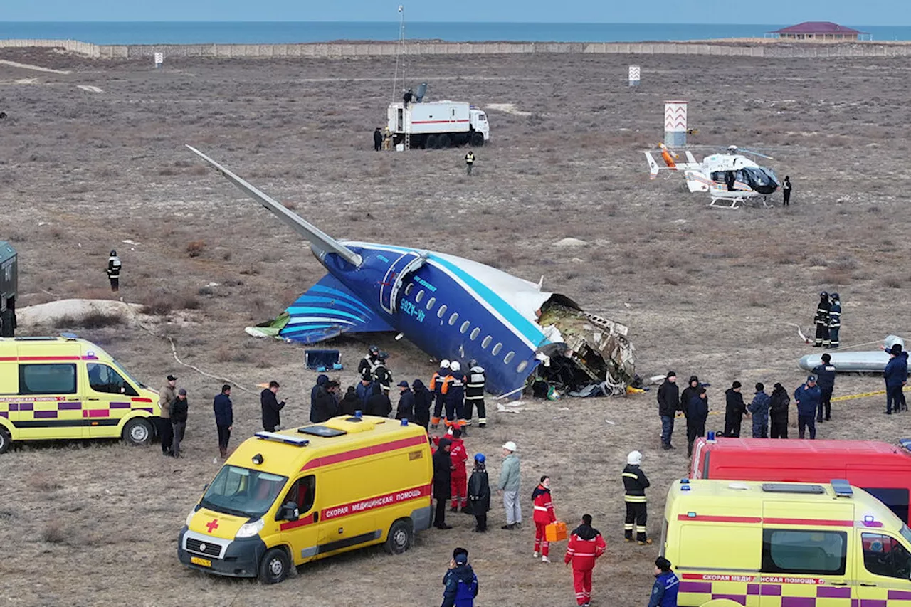 Крушение самолета AZAL под Актау: трое пострадавших в реанимации