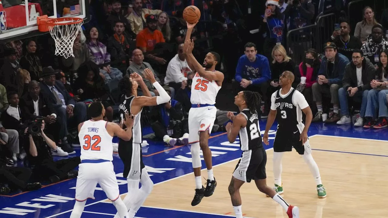 Knicks Sconfiggono Spurs in Un Partita Emozionante di Natale