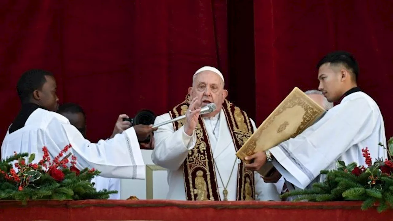 Pope Francis Delivers Christmas Message, Emphasizing God's Open Heart and Call for Reconciliation