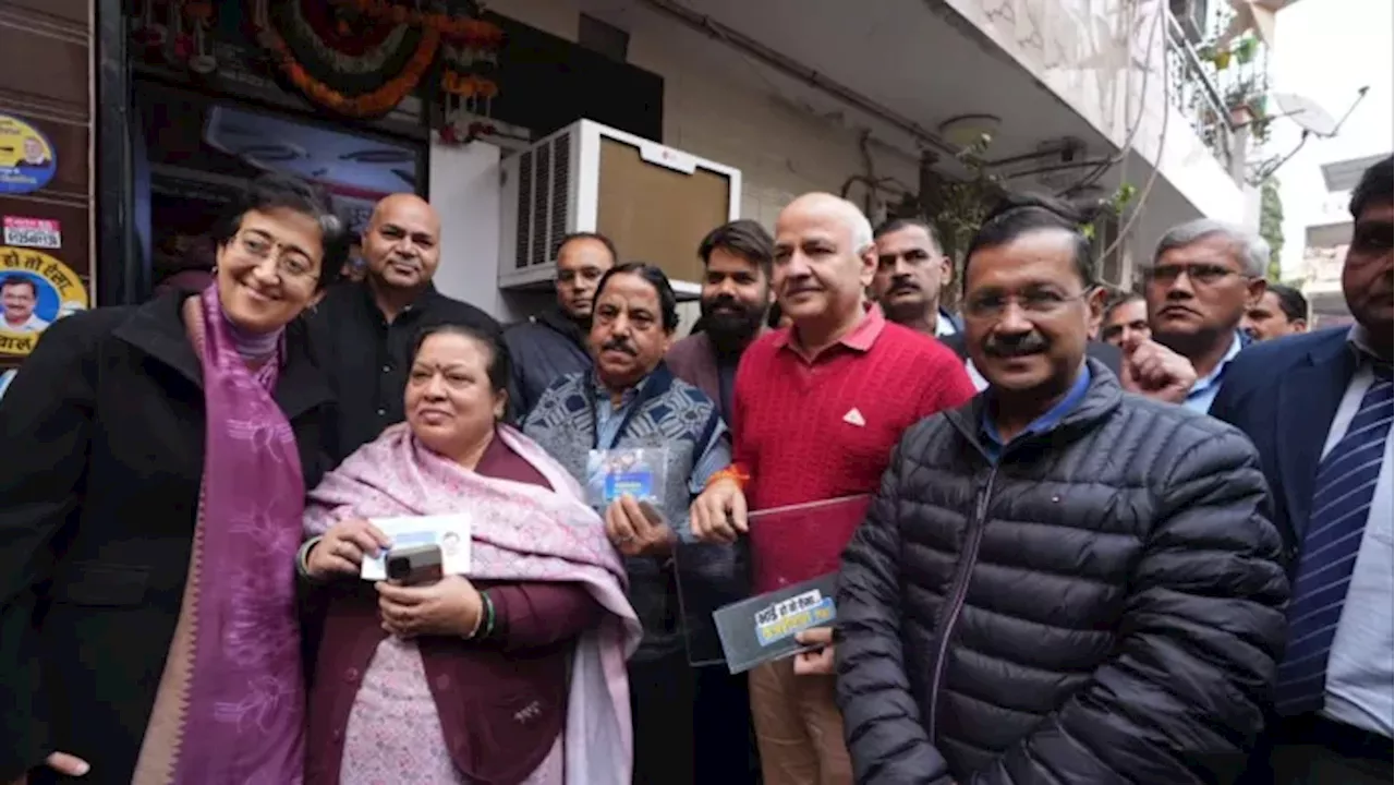 दिल्ली सरकार ने AAP की दो योजनाओं के रजिस्ट्रेशन को बताया अवैध, निजी जानकारी किसी से शेयर न करने की दी सलाह