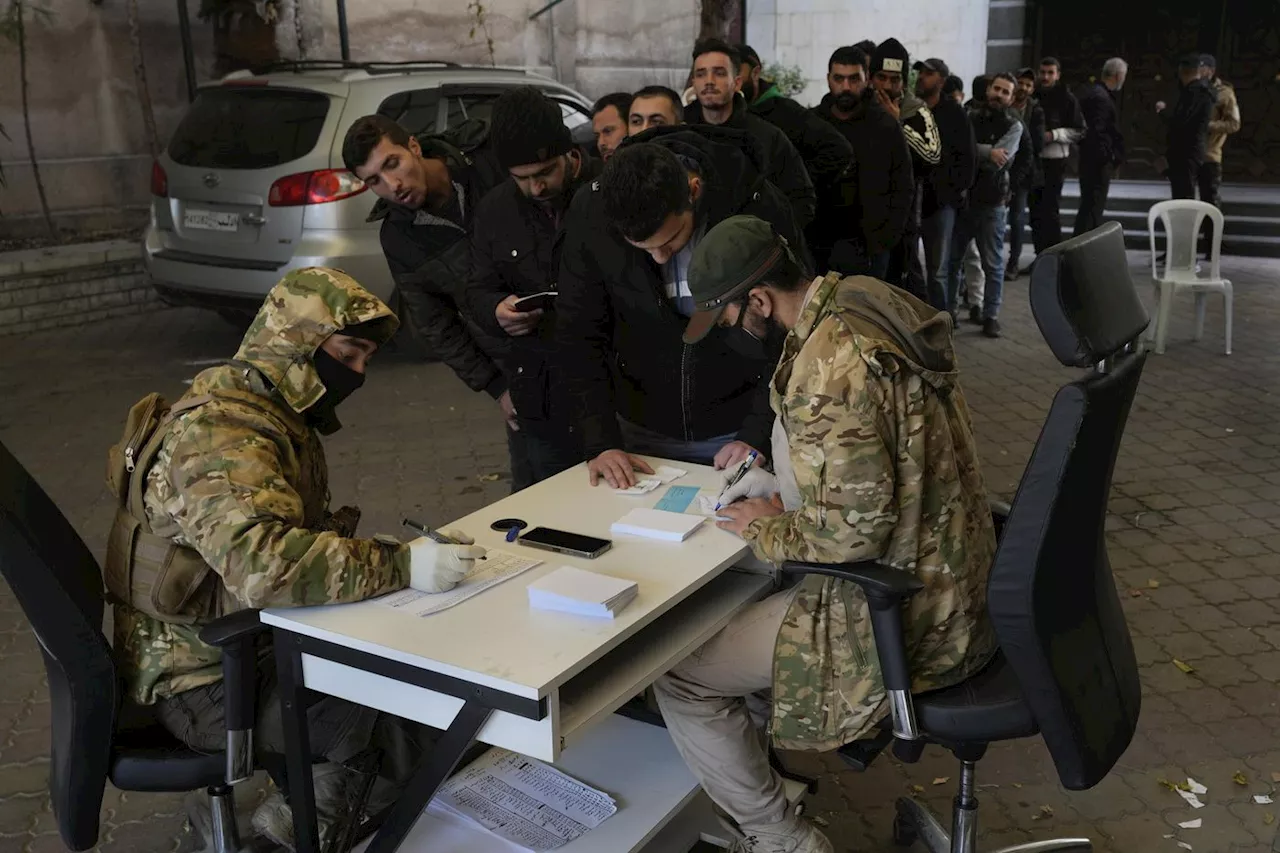 En Syrie, les groupes armés dissous et intégrés dans l’armée