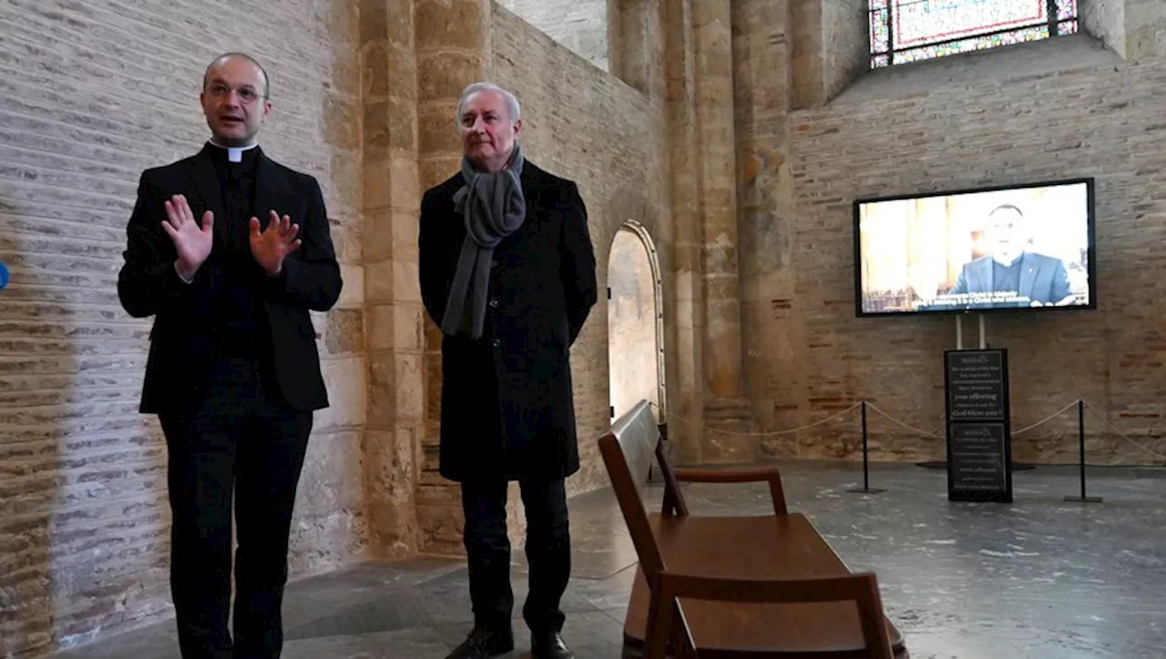 Un Banc Réversible à la Basilique Saint-Sernin de Toulouse