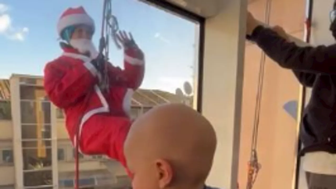 Babbo Natale dal Cielo all'Ospedale Bambino Gesù