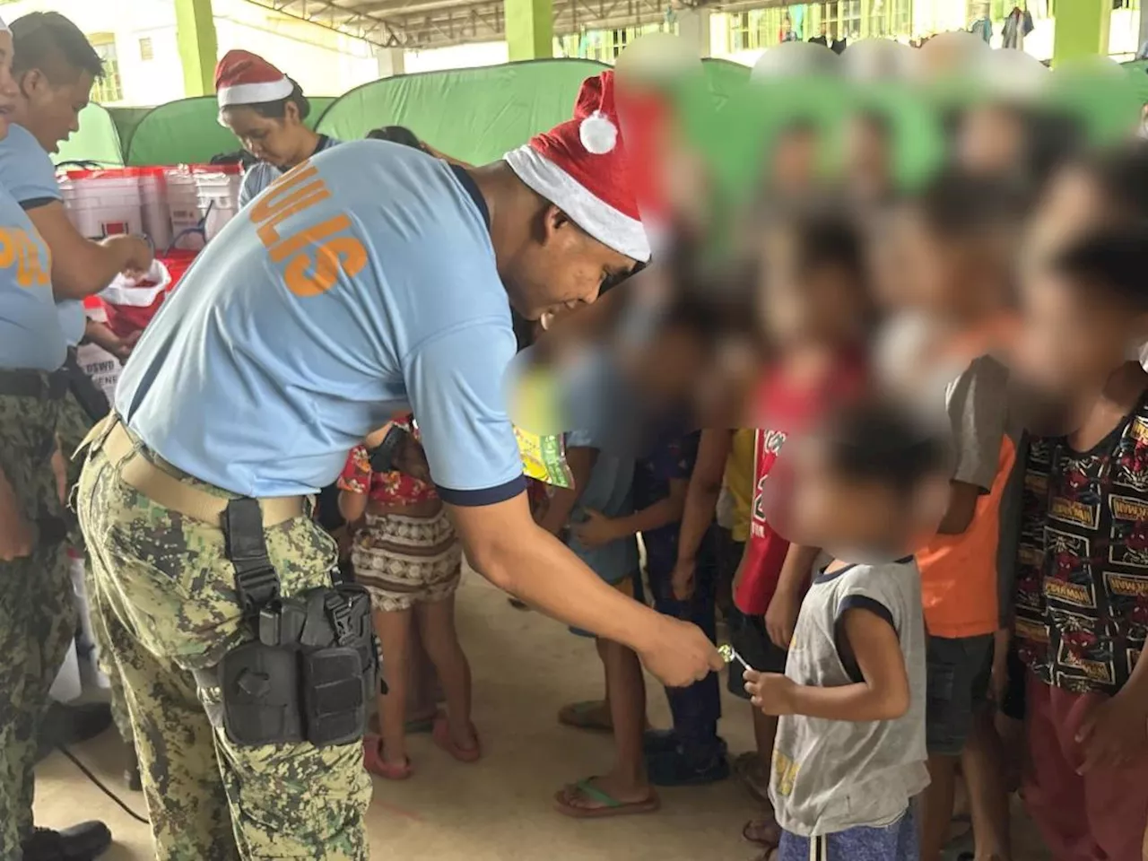 La Castellana Police Spread Christmas Cheer to Kanlaon Volcano Evacuees