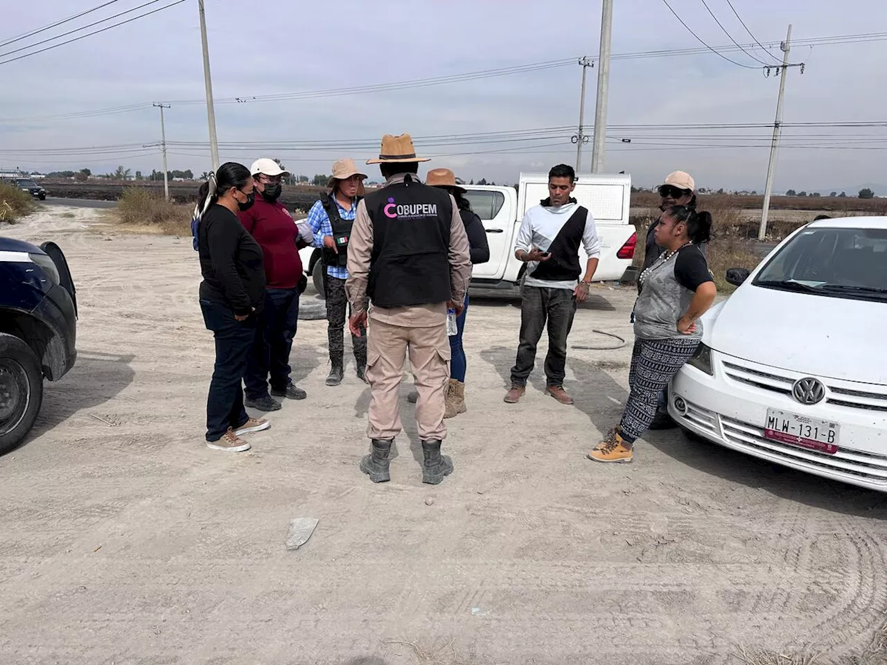 Madres buscadoras pasan Navidad en canal de aguas negras en Edomex