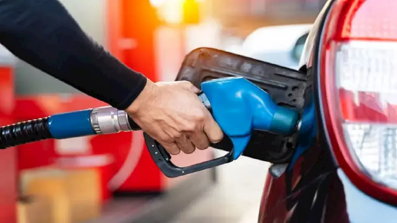 Petrol Diesel Price Today: क्रिसमस के मौके पर वैश्विक बाजार में कच्चे तेल की कीमतों में उछाल दर्ज किया गया