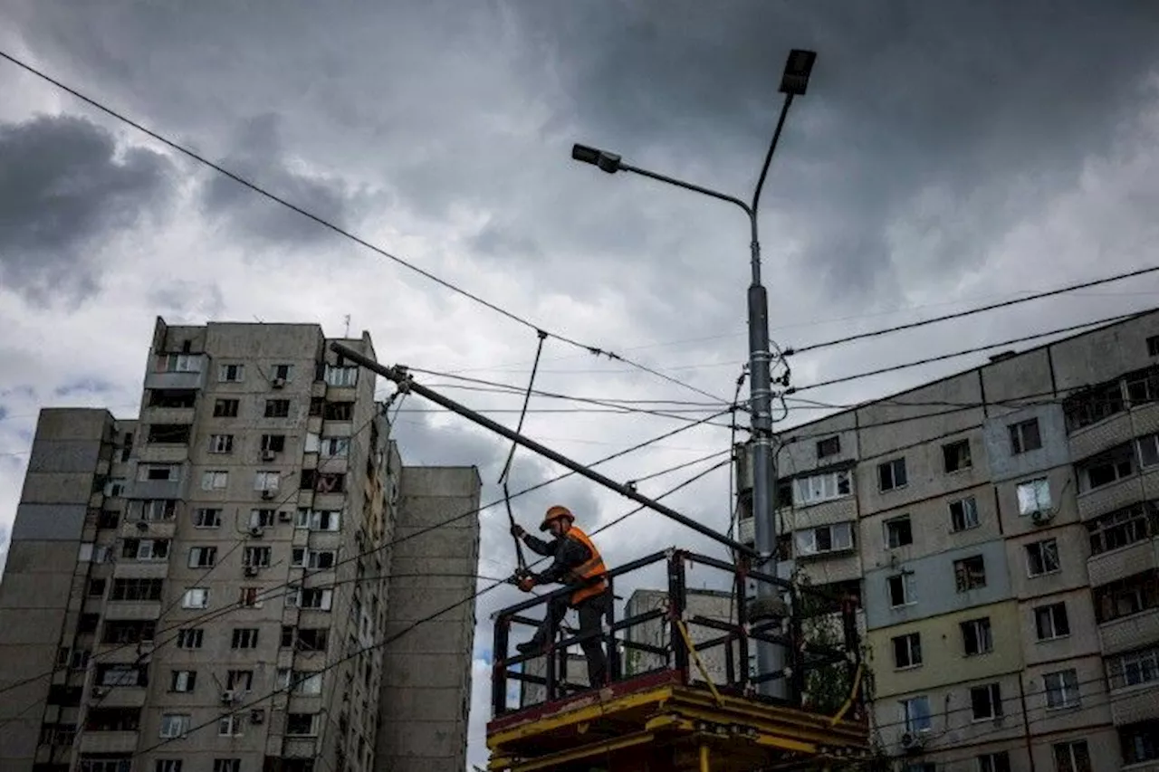 Des attaques russes ciblent les infrastructures énergétiques en Ukraine alors que le pays célèbre Noël