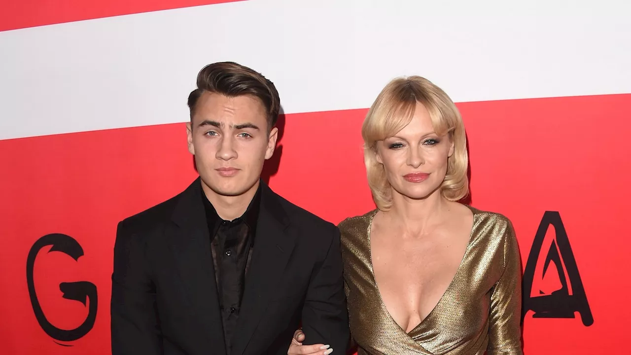 Brandon Thomas Lee stützt seine Mutter Pamela Anderson in ihrer Karriere