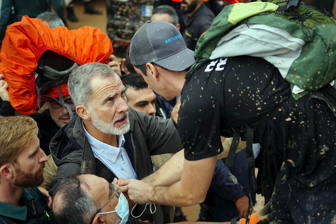 Le roi Felipe VI appelle à tirer les leçons des inondations d'octobre