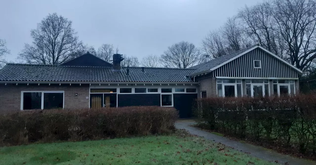 Kunstenaarsduo verkoopt voormalige school Een aan Het Drentse Landschap