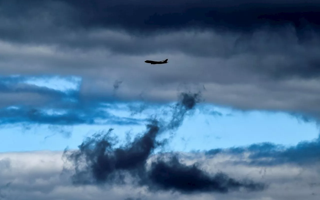 Kazakhstan : un avion d’Azerbaijan Airlines transportant 67 personnes s’écrase, au moins 14 survivants