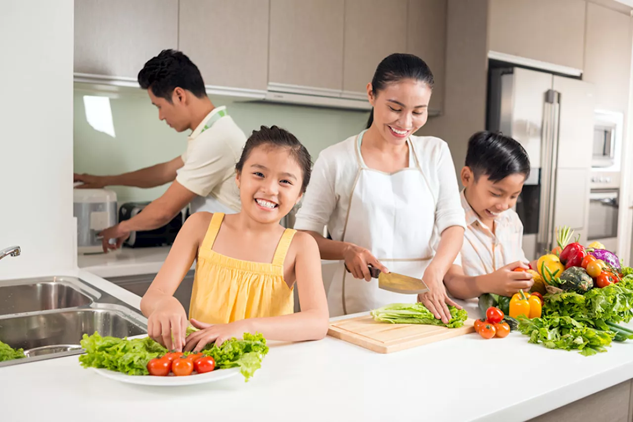 Memasak Natal Bersama Anak: Kado Indah dan Manfaat Berlimpah