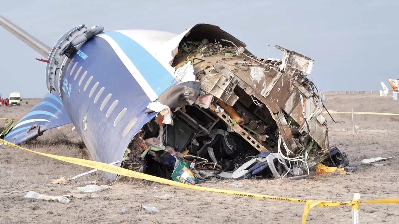 Disastro Aereo in Kazakistan: Volo Azerbaigian Airlines Si Schianta