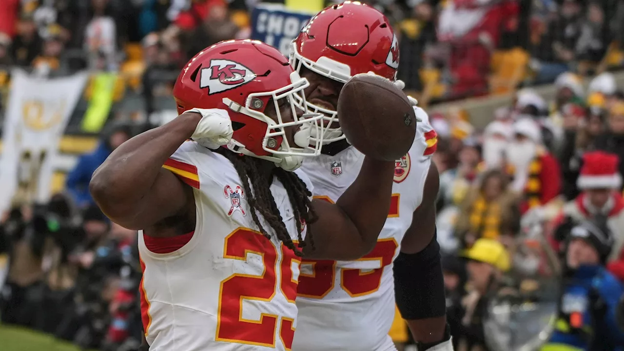 Mahomes throws three TDs as Chiefs clinch AFC's top seed, defeating Steelers