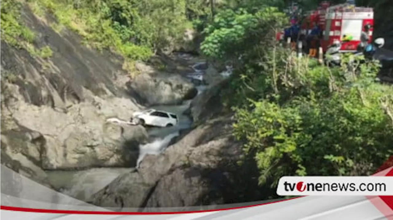 Minibus Terjun Bebas ke Jurang di Kebumen