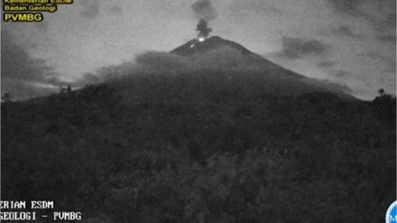 Gunung Semeru Erupsi 16 Kali dalam 1 Hari