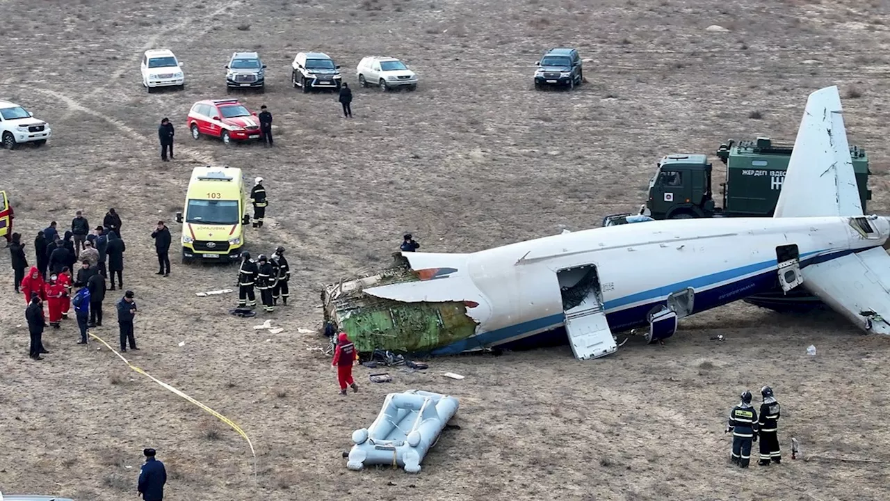 Flugzeugabsturz in Kasachstan und Luftangriffe in Afghanistan