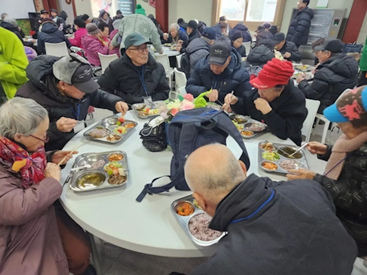 밥퍼, 성탄절 소외계층 위한 무료 배식 및 공연