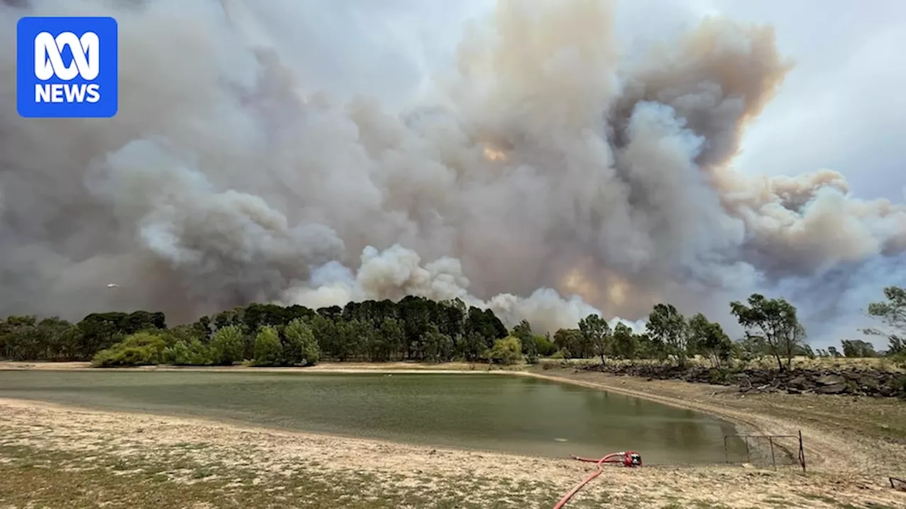 'Heartbreaking' fire in Grampians grows to more than 74,000 hectares