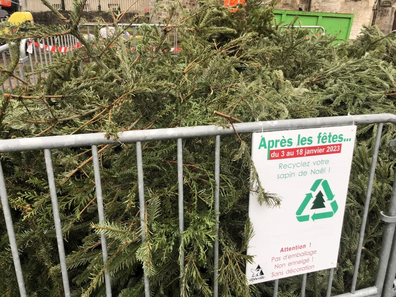 Des points de collecte pour recycler les sapins de Noël à Abbeville