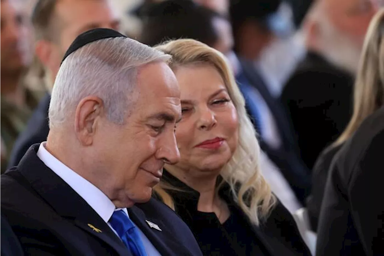 La procura di Israele chiede un'indagine sulla moglie di Netanyahu, Sara