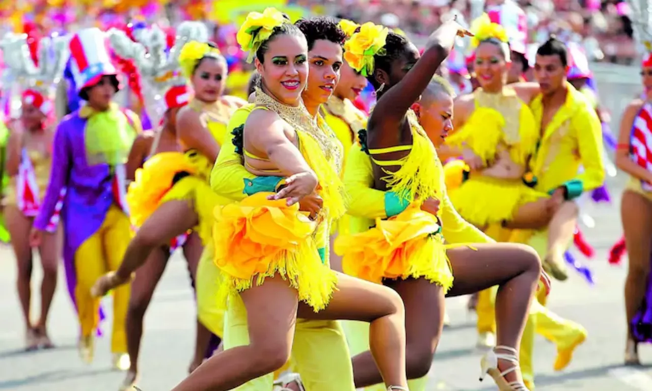 La Feria de Cali arranca con salsa y un espectáculo de 2.000 artistas