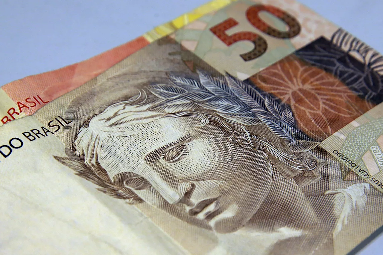 Juros futuros sobem com desconfiança fiscal, mesmo com queda do dólar