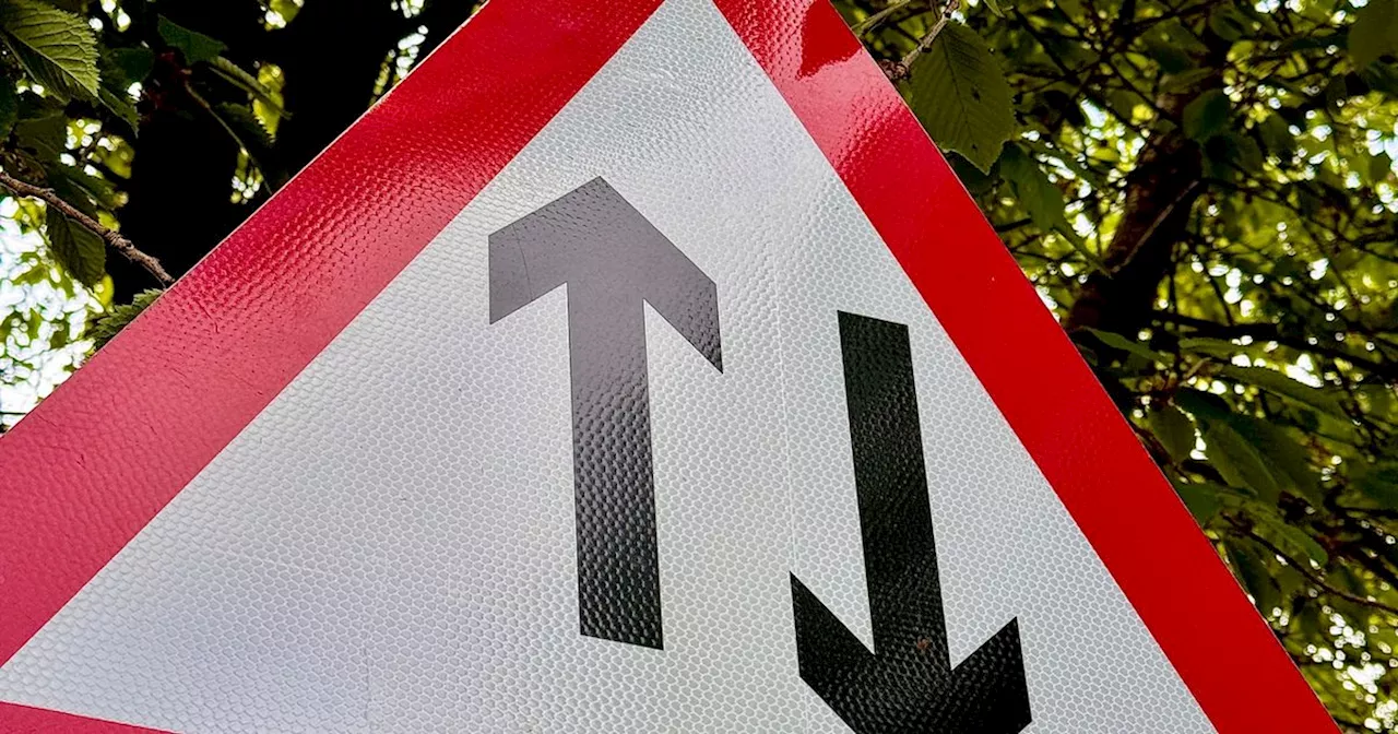 Driving Expert Clears Up Confusion Over a Triangular Road Sign