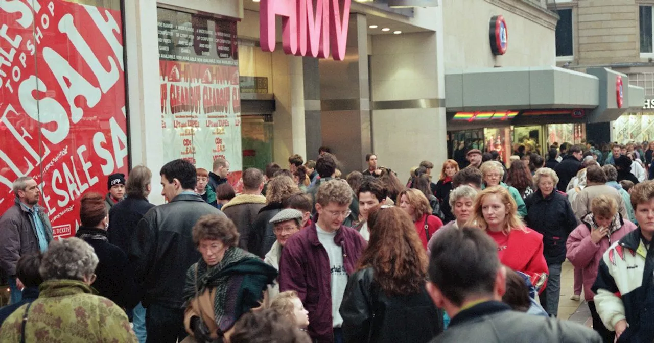 Spot yourself in these Boxing Day sales photos 31 years ago