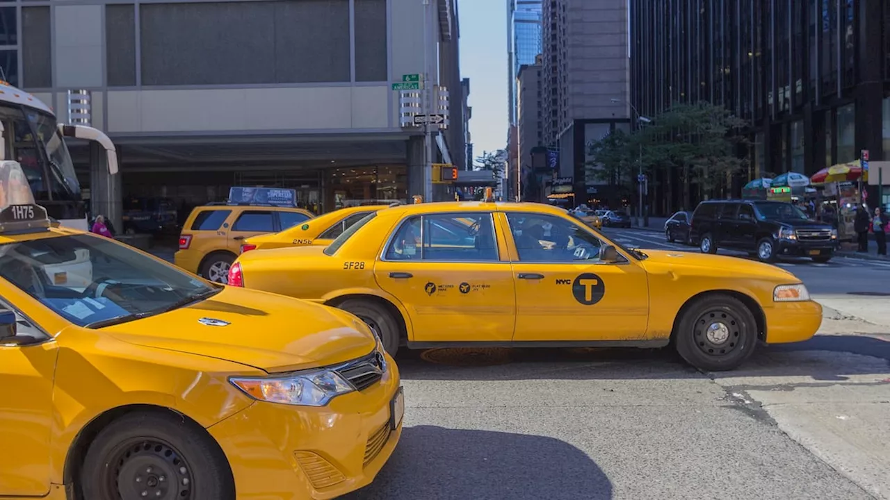 Conductor de taxi atropella a por lo menos seis personas en Nueva York