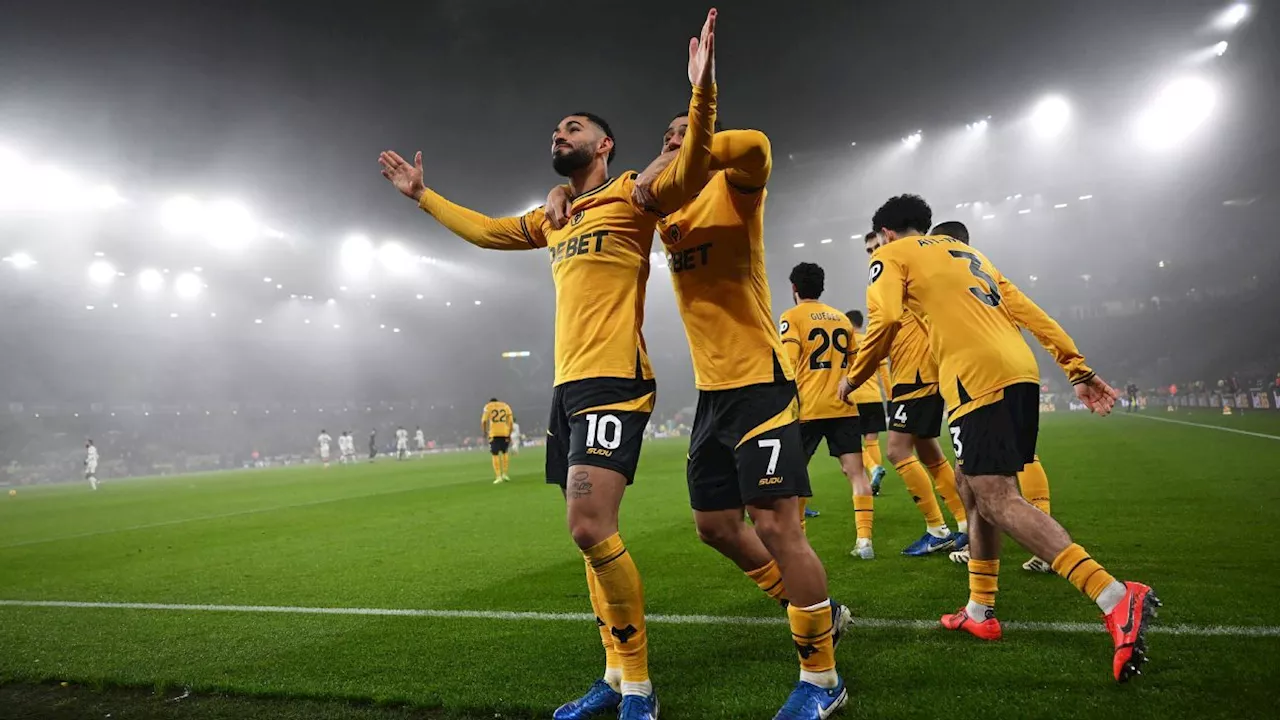 Wolverhampton vence United com golaço olímpico de Matheus Cunha