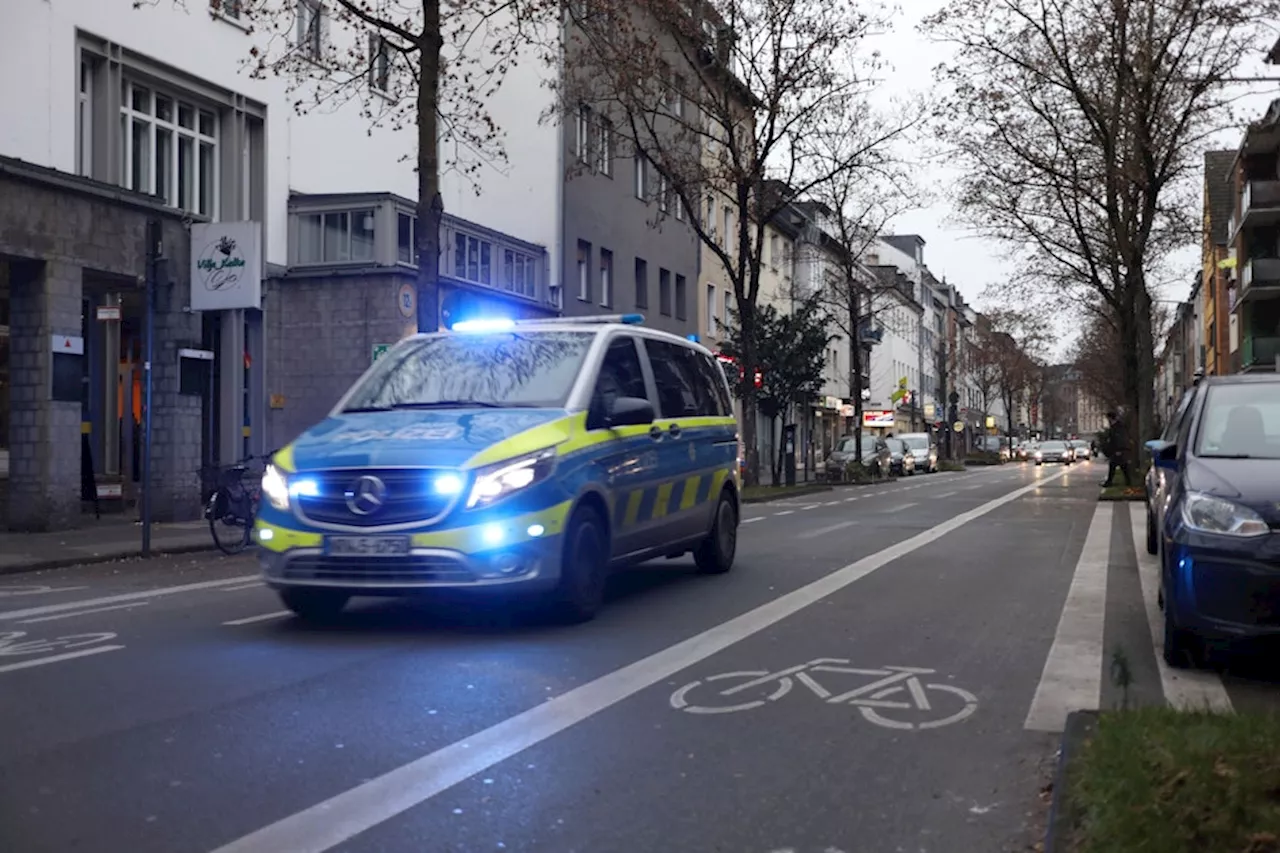 Schüsse in Köln-Poll: Polizei verfolgt Flüchtige mit Hund