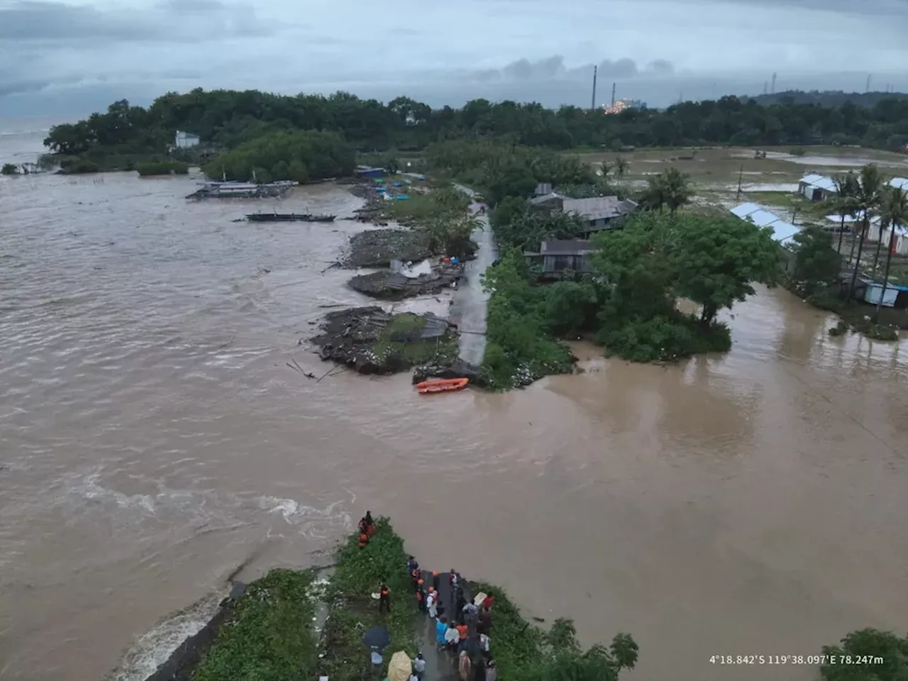 Banjir dan Longsor Menglanda Sulawesi Selatan