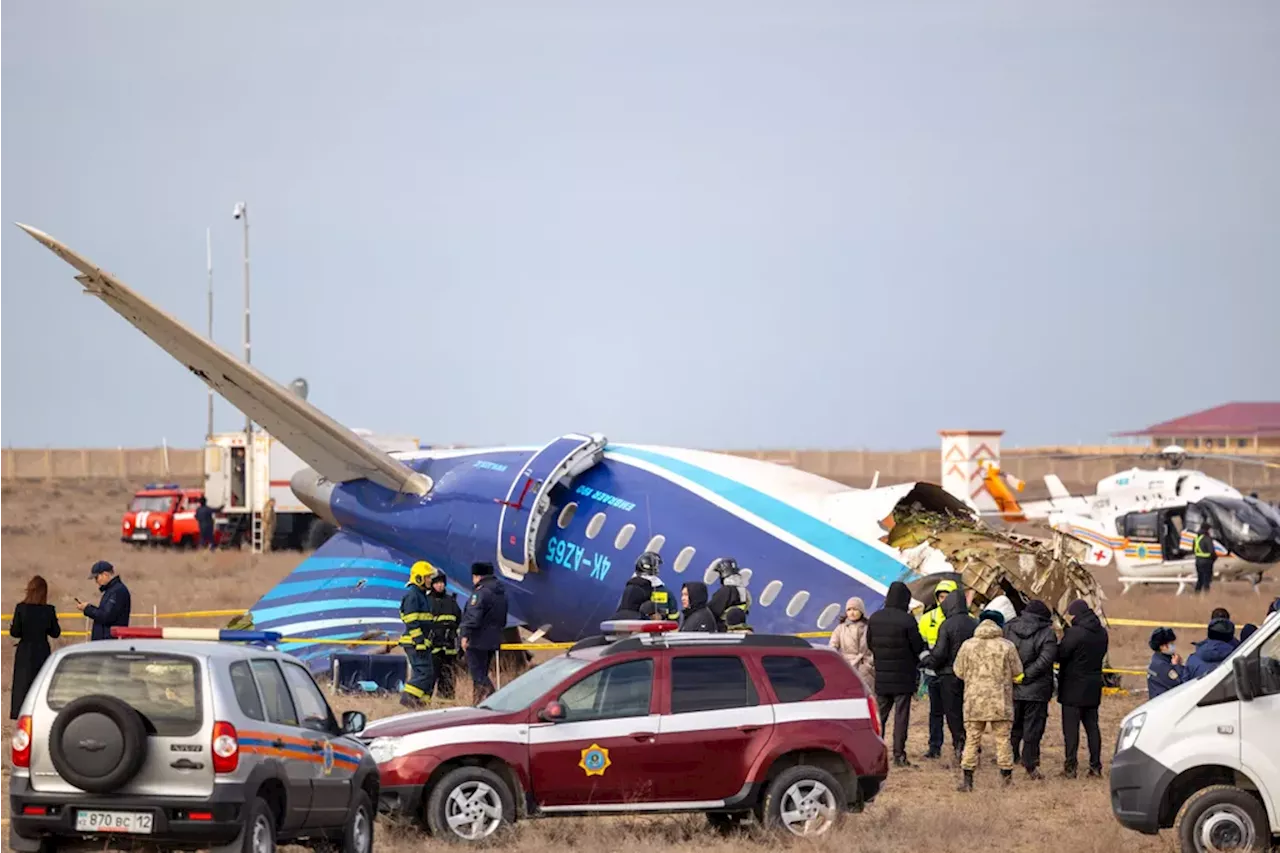 Otoritas Kazakhstan Temukan Kotak Hitam Pesawat Azerbaijan Airlines