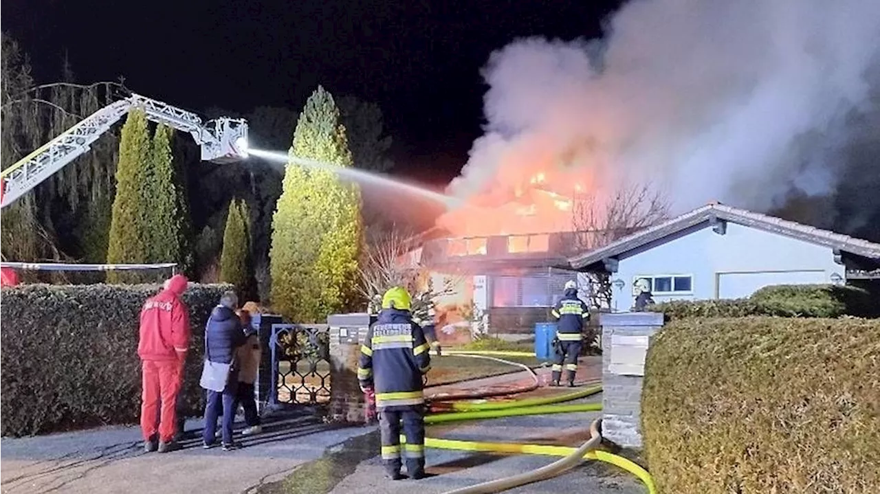  Löschwasser gefroren! Rutschiger Einsatz für Feuerwehr