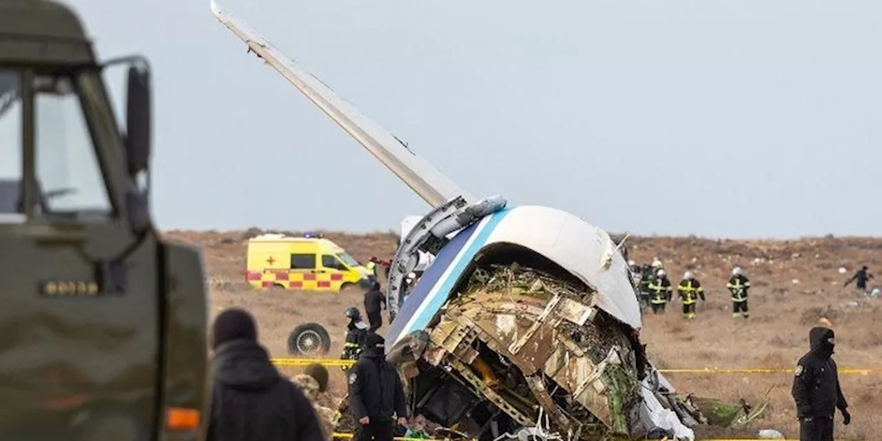 Pesawat Azerbaijan Airlines Terbakar Saat Pendaratan Darurat di Kazakhstan