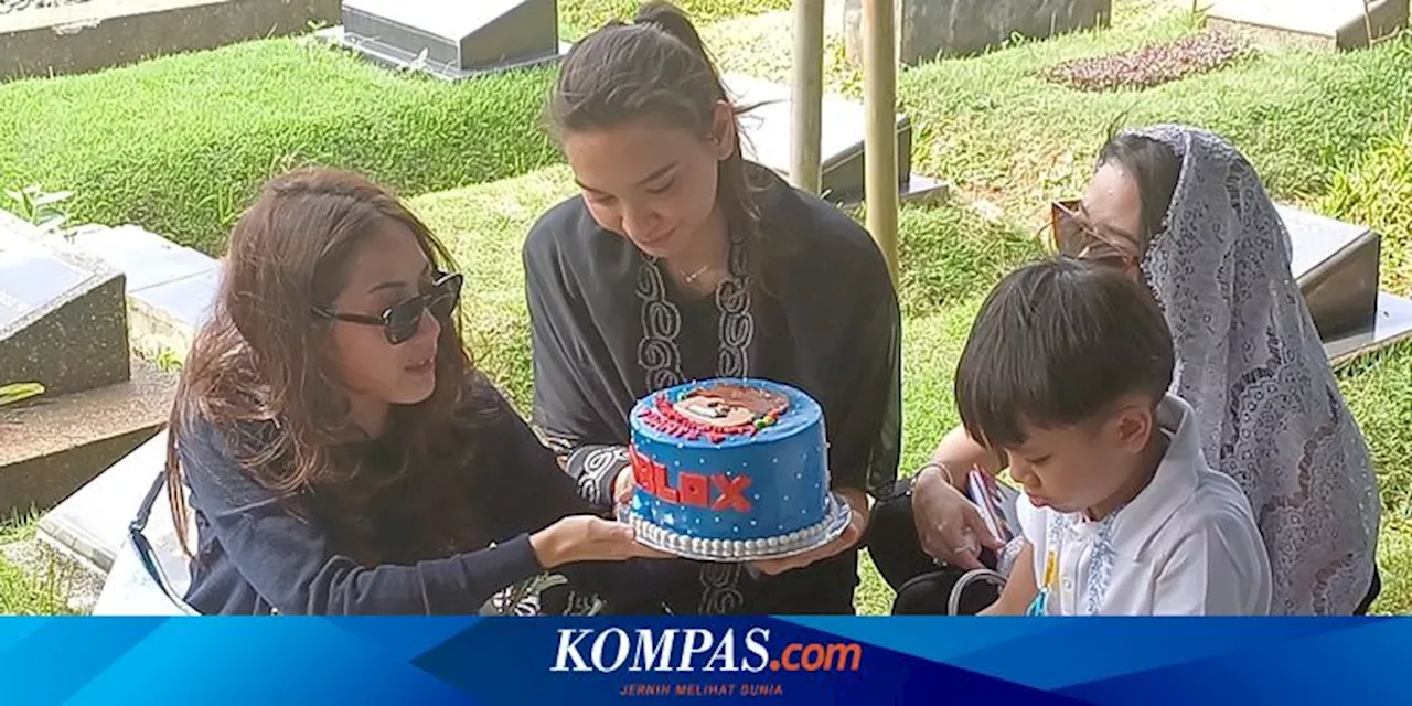 Tamara Tyasmara Ziarah ke Makam Dante di Ulang Tahun yang Ke-7