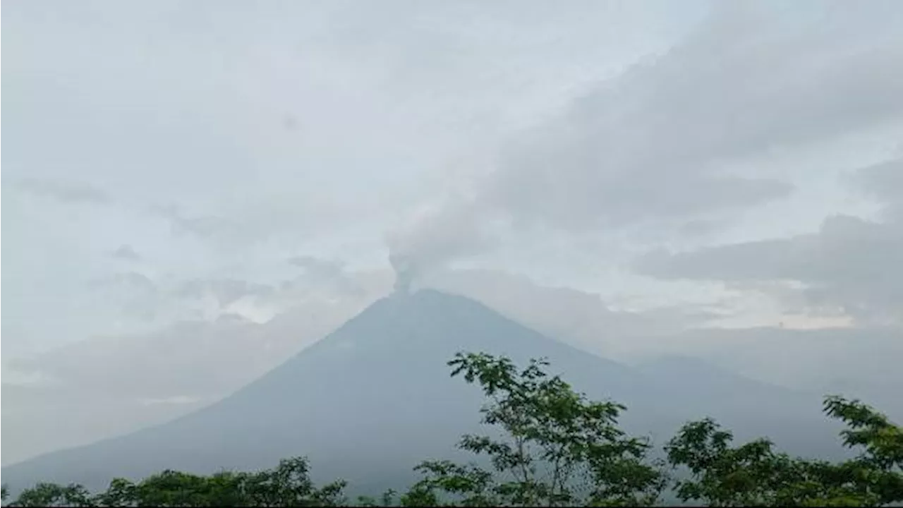 Gunung Semeru Erupsi Empat Kali dalam 9 Jam