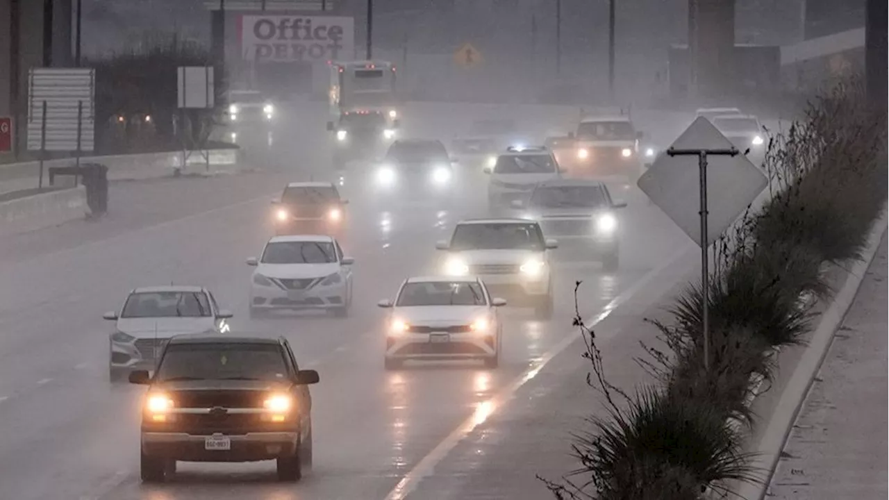 Powerful thunderstorms rumble across Arkansas and Texas, delaying holiday travel