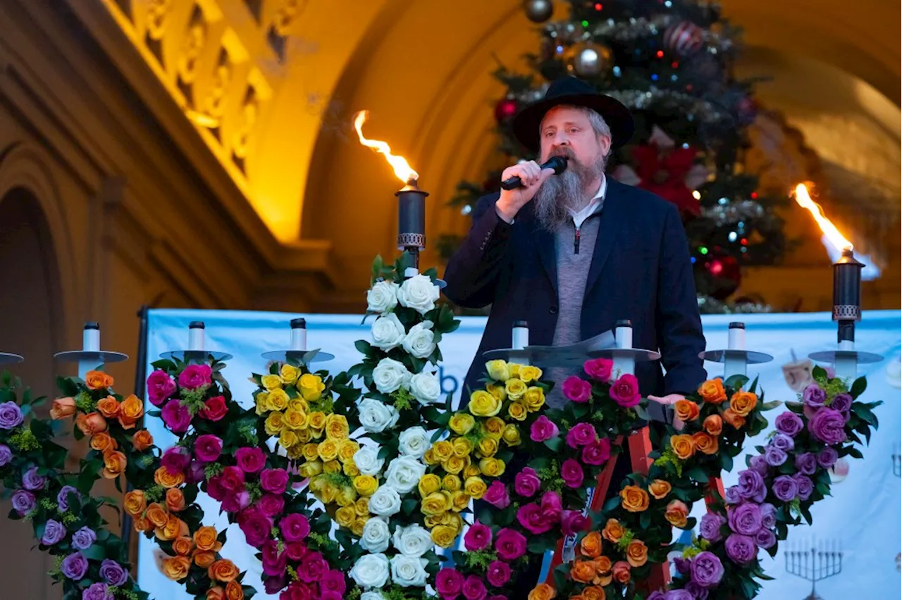 Chabad of Pasadena Celebrates Hanukkah with Flower Menorah Display