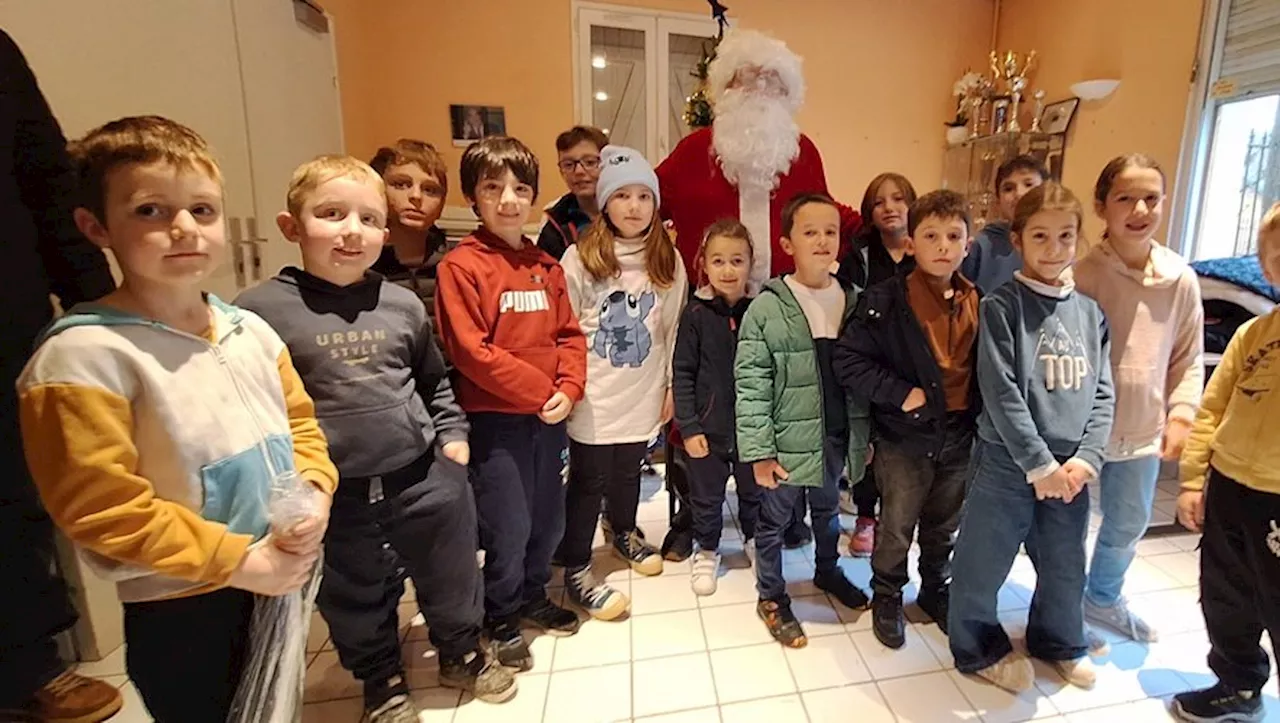 Le Père Noël s’est arrêté sous le sapin du club de tennis de Bagnères