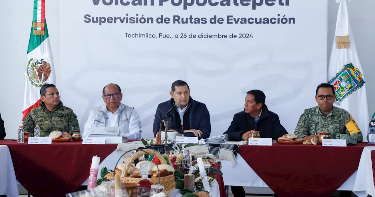 En territorio, el gobernador de Puebla Alejandro Armenta supervisa rutas del Popocatépetl