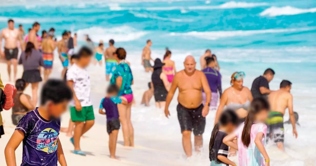 Playas mexicanas reciben gran afluencia de turistas en Navidad