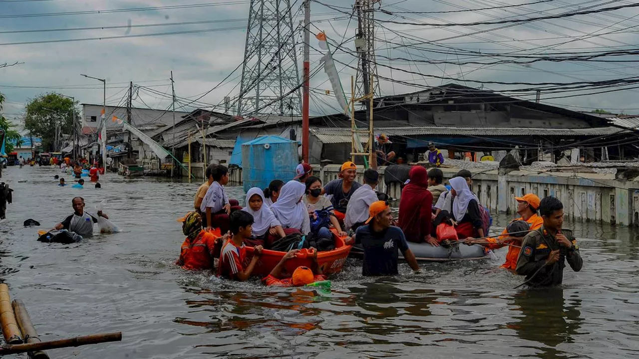 BPBD Peringatkan Warga Pesisir Jakarta Waspadai Potensi Banjir Rob hingga Awal Tahun 2025