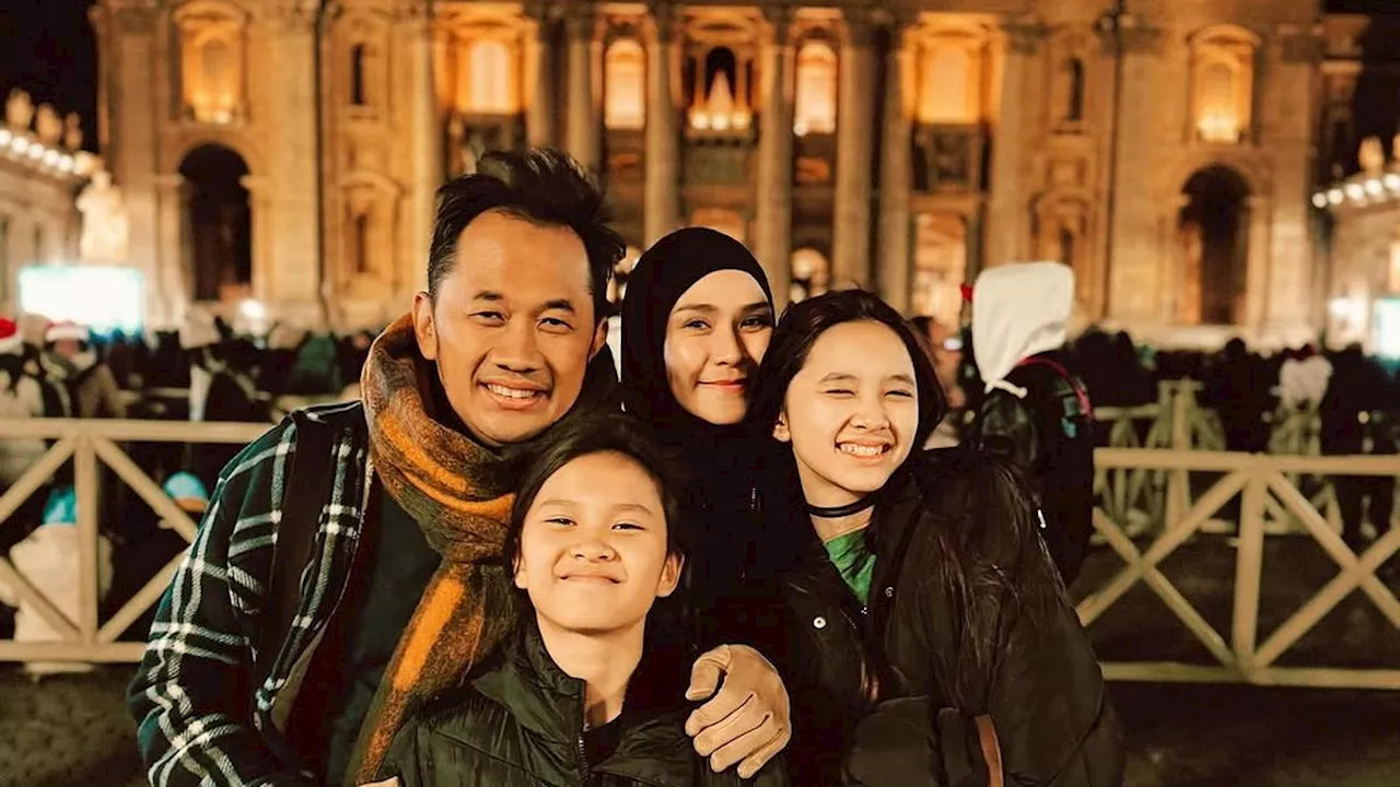 Zaskia Adya Mecca Rasakan Kehangatan Misa Natal di Vatikan