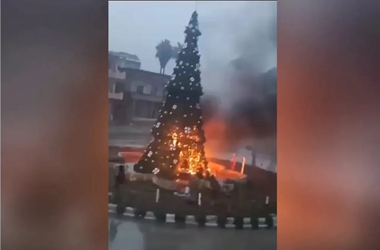 Pohon Natal Dibakar Saat Protes di Damaskus, Kekhawatiran Menyelimuti Perayaan Natal di Suriah dan Palestina