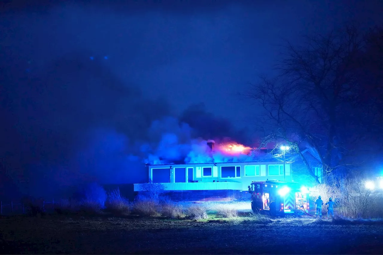 Kraftig boligbrann i Levanger: Beboere evakuert