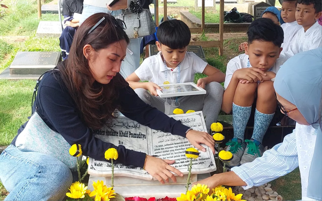 Tamara Tyasmara Rayakan Ulang Tahun Dante di Makam