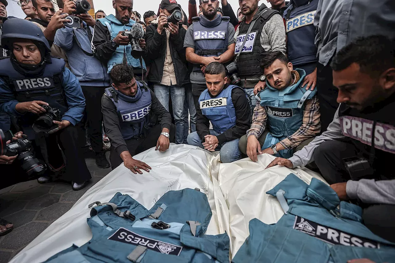 Decenas de muertos, entre ellos cinco periodistas, en los ataques nocturnos de Israel a Gaza